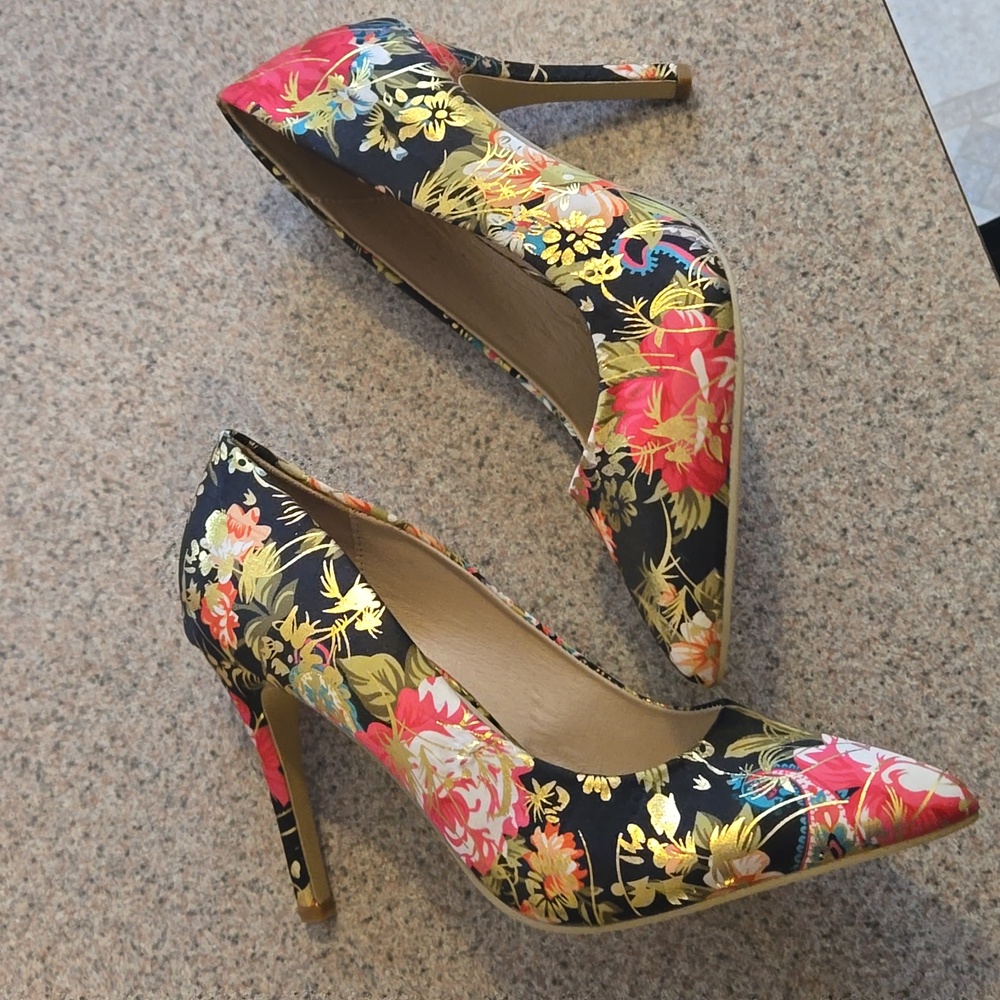 Floral pumps